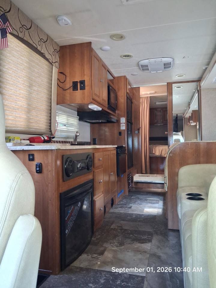 Used 2018 Ford E-450 and Econoline 450 Super Duty w/ Motorhome Prep Package RWD image 4