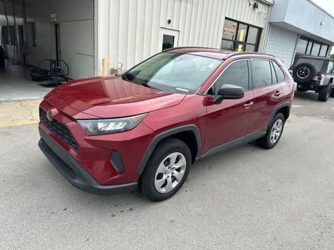 Used 2019 Toyota RAV4 LE FWD image 14