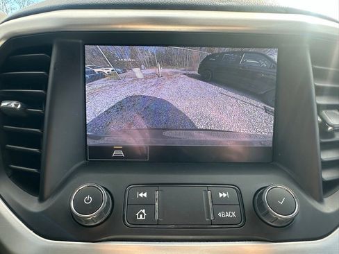 Used 2023 GMC Acadia SLT image 12