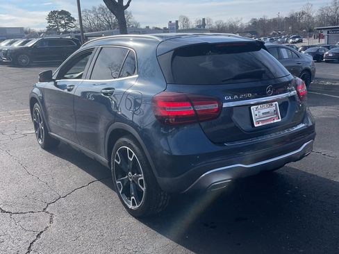 Used 2020 Mercedes-Benz GLA 250 4MATIC image 3