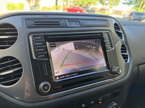 Used 2017 Volkswagen Tiguan Limited w/ Premium Package FWD image 7