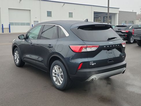 Certified 2022 Ford Escape SE w/ Convenience Package image 3