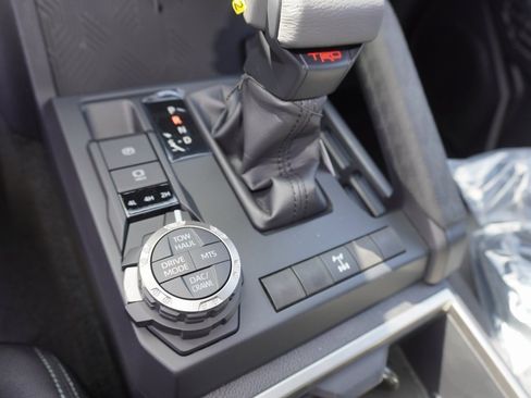 New 2025 Toyota Tacoma TRD Off-Road image 12