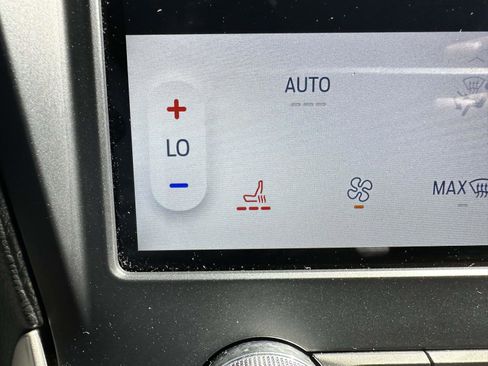 Used 2023 Ford Edge SEL image 25