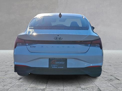 Used 2023 Hyundai Elantra SEL w/ Convenience Package FWD image 5