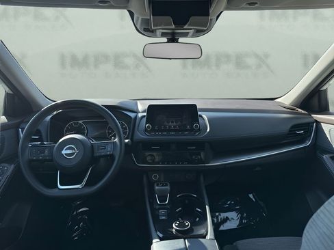 Used 2023 Nissan Rogue SV image 11