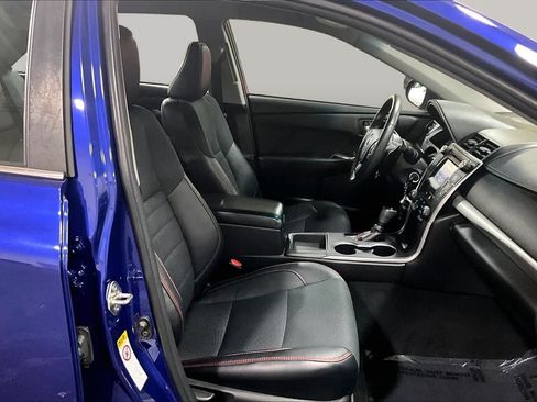 Used 2016 Toyota Camry SE FWD image 9