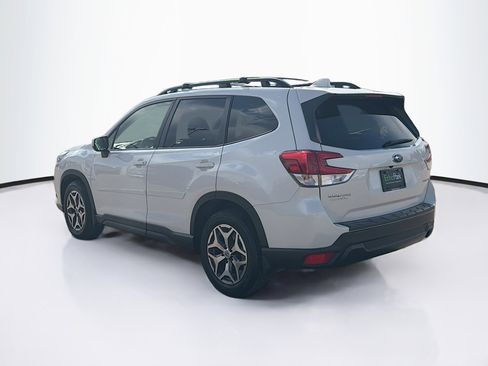 Used 2022 Subaru Forester Premium AWD/4WD image 5