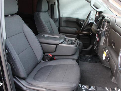 Used 2021 Chevrolet Silverado 1500 RST w/ Redline Edition AWD/4WD image 17