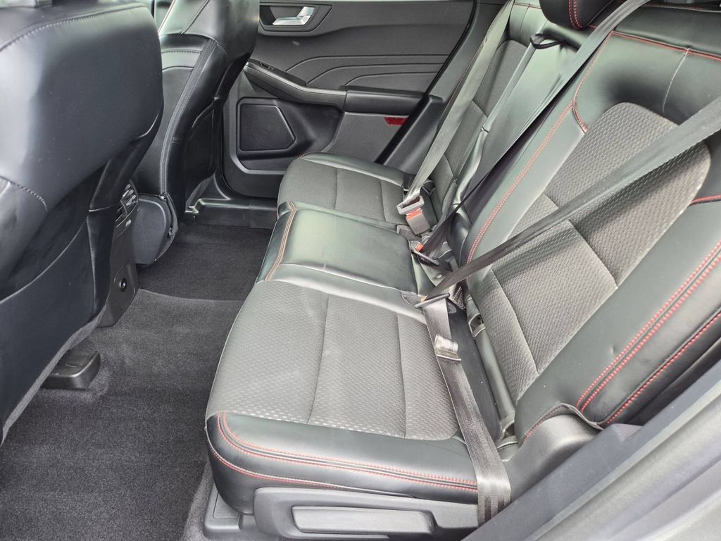 Used 2025 Ford Escape ST-Line AWD/4WD image 27