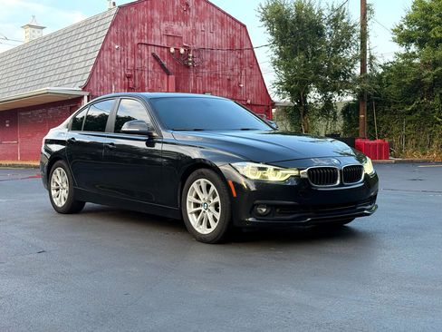 Used 2018 BMW 320i Sedan image 2