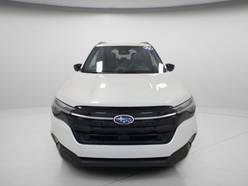 Used 2025 Subaru Forester Touring w/ Popular Package - Touring AWD/4WD image 8