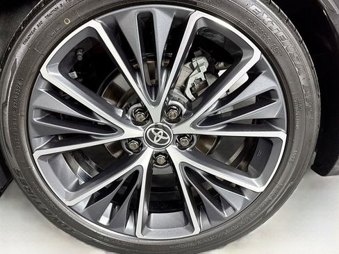 Used 2024 Toyota Prius XLE image 31