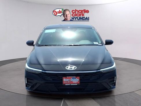 New 2026 Hyundai Elantra SE FWD image 7