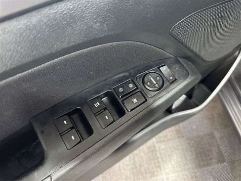 Used 2018 Hyundai Elantra SEL FWD image 30