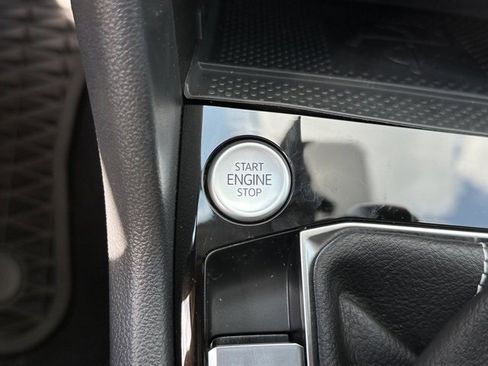 New 2024 Volkswagen Taos SE image 25