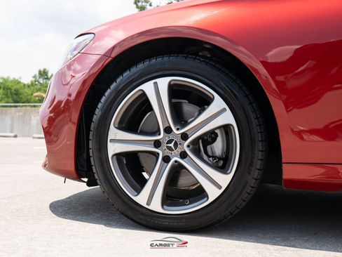 Used 2019 Mercedes-Benz E 300 image 12