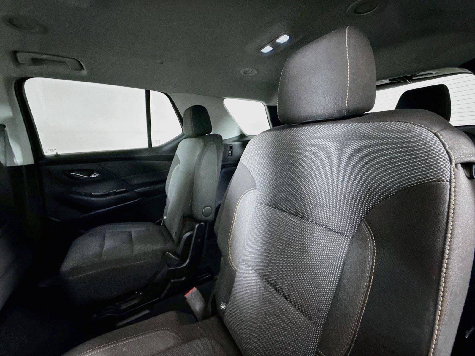 Used 2021 Chevrolet Traverse LT FWD image 28