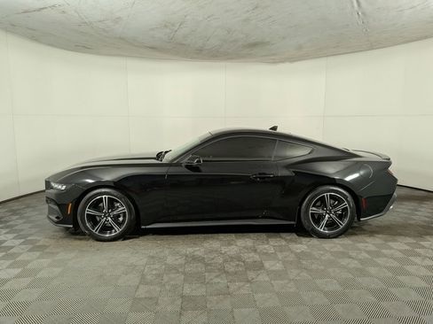 Used 2024 Ford Mustang Premium image 3