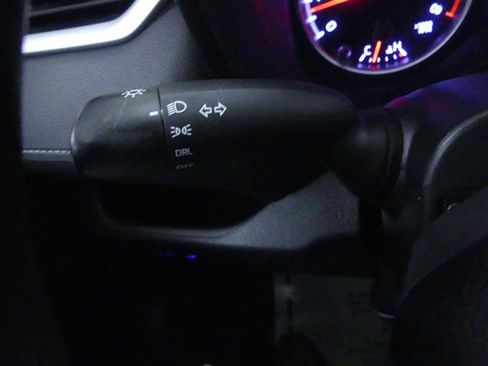 Used 2022 Toyota RAV4 LE AWD/4WD image 16