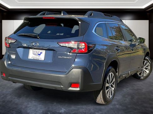 Used 2023 Subaru Outback Premium image 2