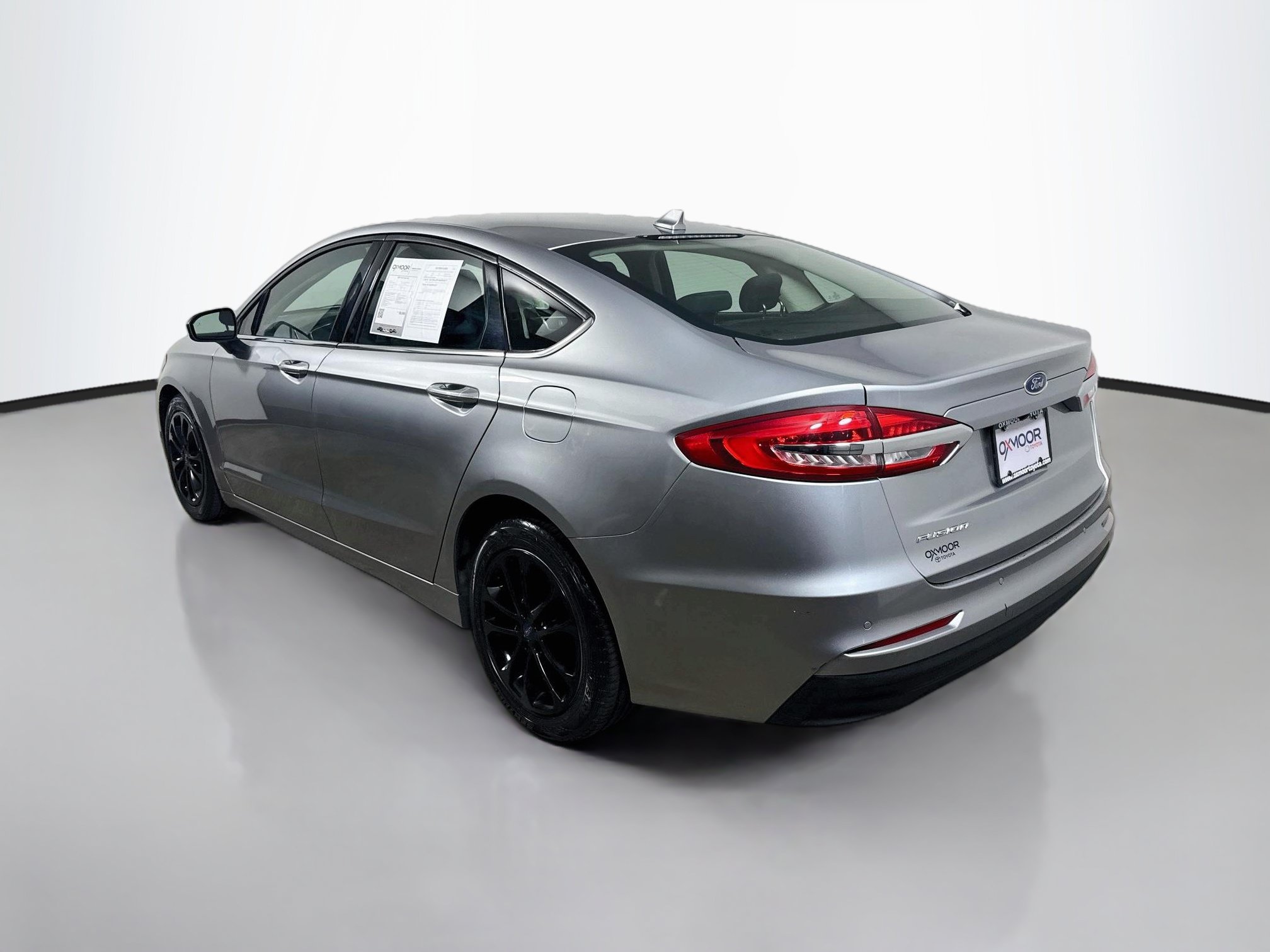 Used 2020 Ford Fusion SE FWD image 5