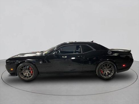 Used 2016 Dodge Challenger SRT Hellcat RWD image 5