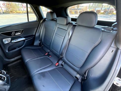 Used 2025 Mercedes-Benz GLC 300 4MATIC image 21