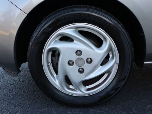 Used 2012 MAZDA MAZDA2 Touring image 41