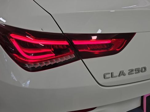 Used 2020 Mercedes-Benz CLA 250 image 32