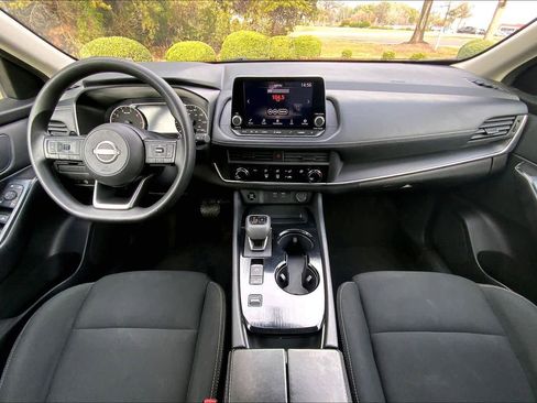 Used 2024 Nissan Rogue S image 13