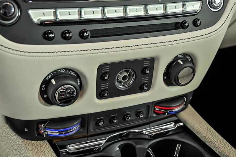 Used 2015 Rolls-Royce Wraith RWD image 34