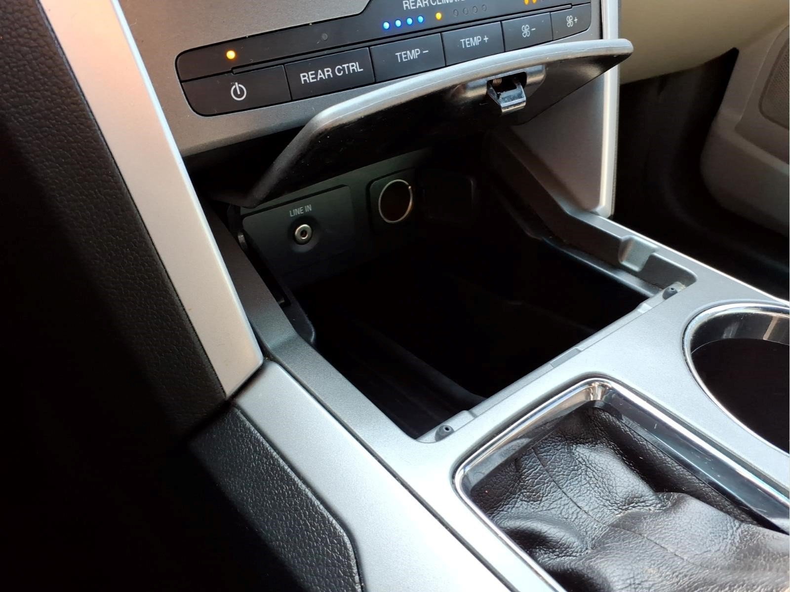 Used 2015 Ford Explorer FWD image 16