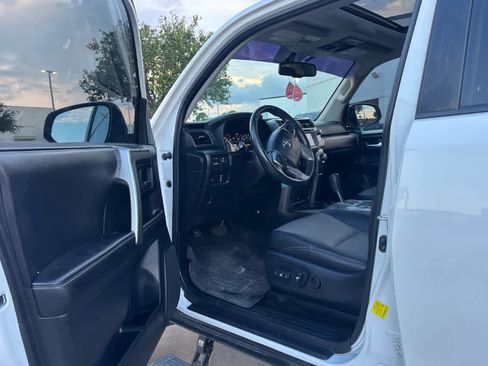 Used 2016 Toyota 4Runner SR5 Premium w/ Convenience Package RWD image 5
