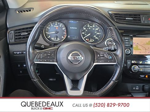 Used 2019 Nissan Rogue SV w/ Sun & Sound Touring Package FWD image 13