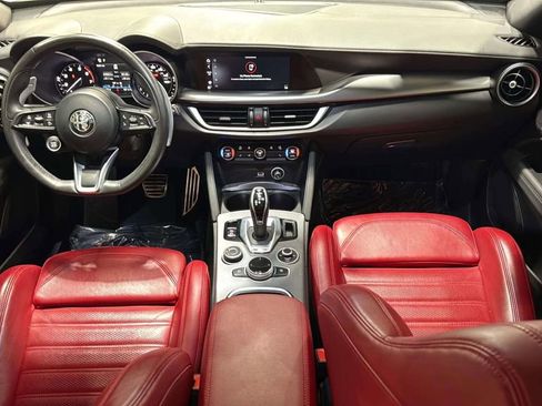 Used 2022 Alfa Romeo Stelvio Veloce AWD/4WD image 19