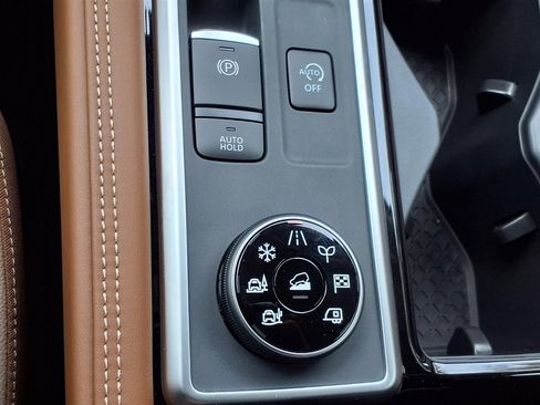 New 2026 Nissan Pathfinder Platinum AWD/4WD image 22