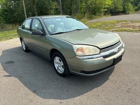 Used 2005 Chevrolet Malibu LS w/ Preferred Equipment Group FWD image 3
