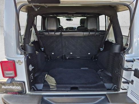 Used 2017 Jeep Wrangler Unlimited Sahara AWD/4WD image 6