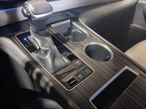 Used 2021 Toyota Sienna Limited image 22