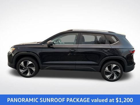 Certified 2025 Volkswagen Taos SE w/ Panoramic Sunroof Package image 2