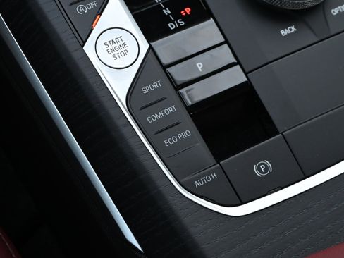 New 2026 BMW 330i Sedan w/ Convenience Package image 19