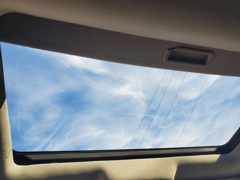 Used 2011 RAM 1500 Laramie image 22