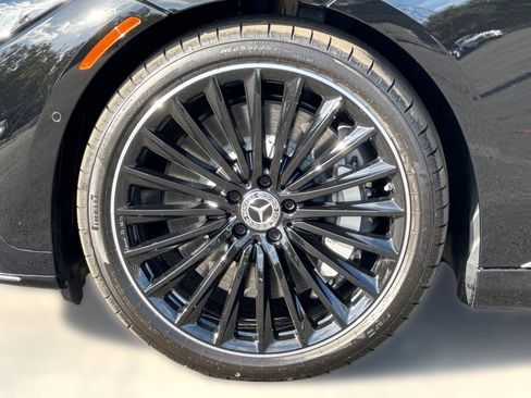 New 2026 Mercedes-Benz EQE 320 4MATIC Sedan image 12