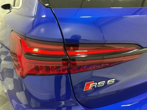Used 2023 Audi RS 6 w/ Executive Package AWD/4WD image 36