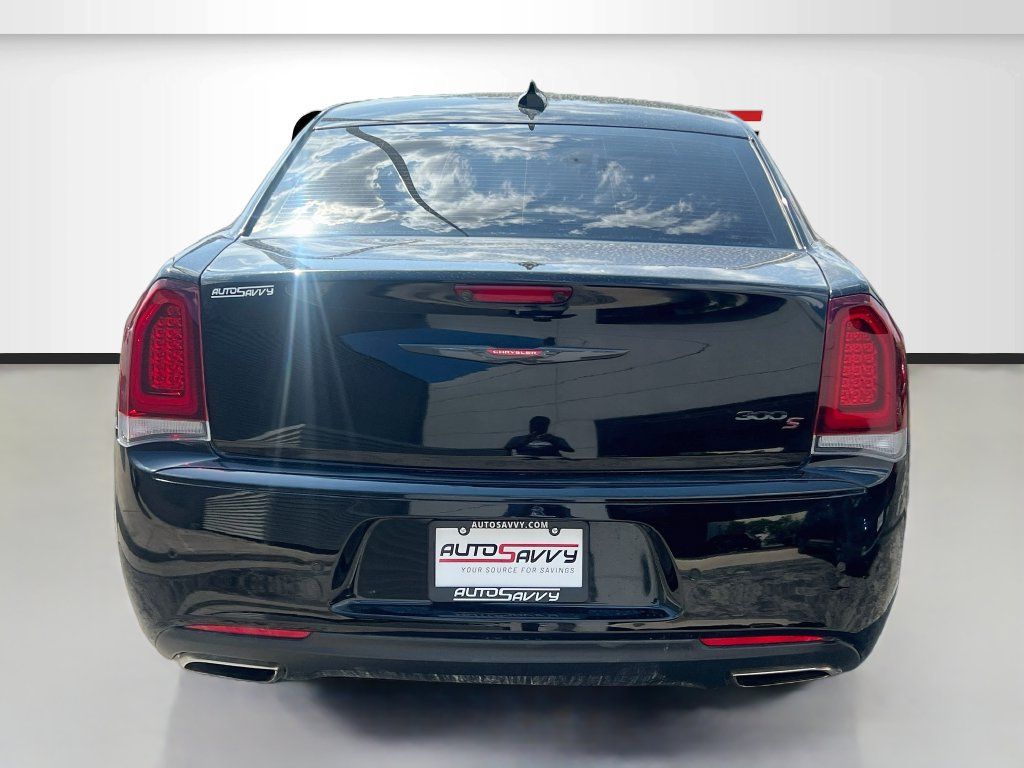 Used 2022 Chrysler 300 S RWD image 6