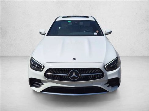 Used 2023 Mercedes-Benz E 350 4MATIC Sedan image 2