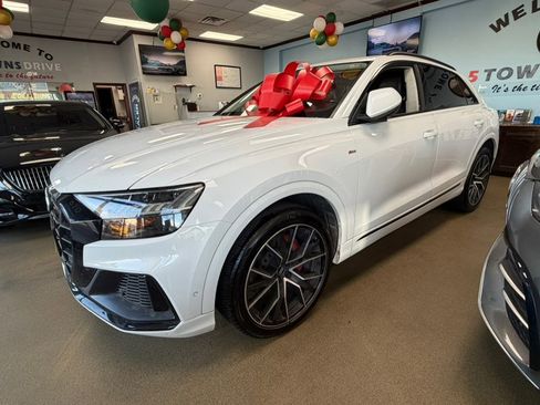 Used 2020 Audi Q8 Prestige w/ Prestige Package image 5