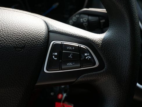 Certified 2018 Ford Focus SEL FWD image 19