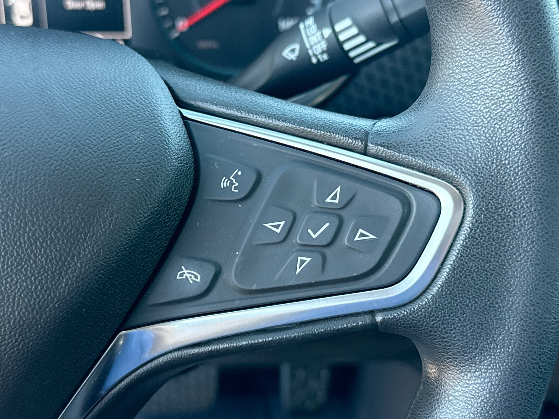 Used 2018 Chevrolet Malibu LT FWD image 9